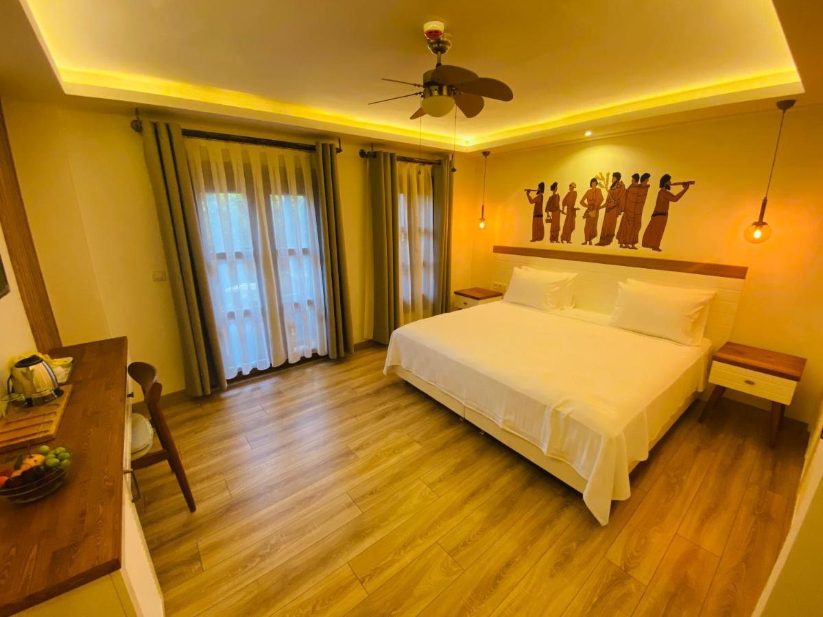 In Ephesus And Art Galery Hotel *