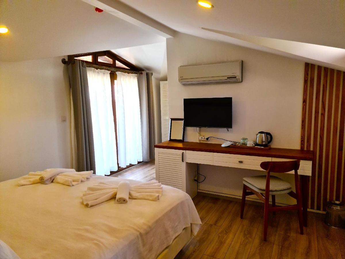 In Ephesus And Art Galery Hotel
